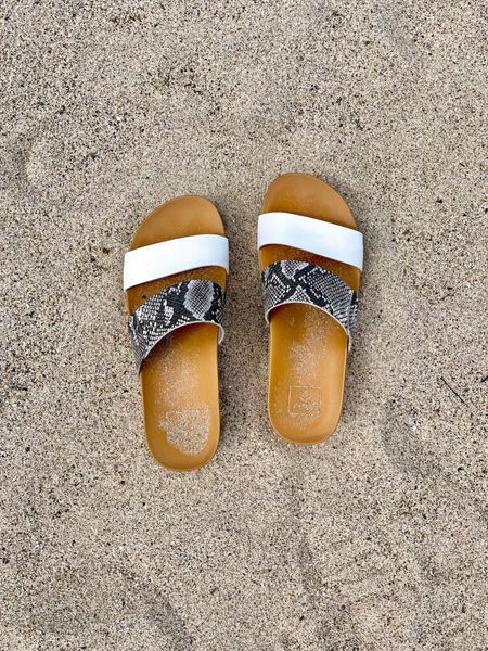 My all time favorite sandals! Love the platforms. Has extra cushion so it’s really comfortable! Comes in multiple colors and styles. TTS. 

Sandals, summer outfit, under $100, slides, The Stylizt





#LTKFindsUnder100 #LTKStyleTip #LTKShoeCrush