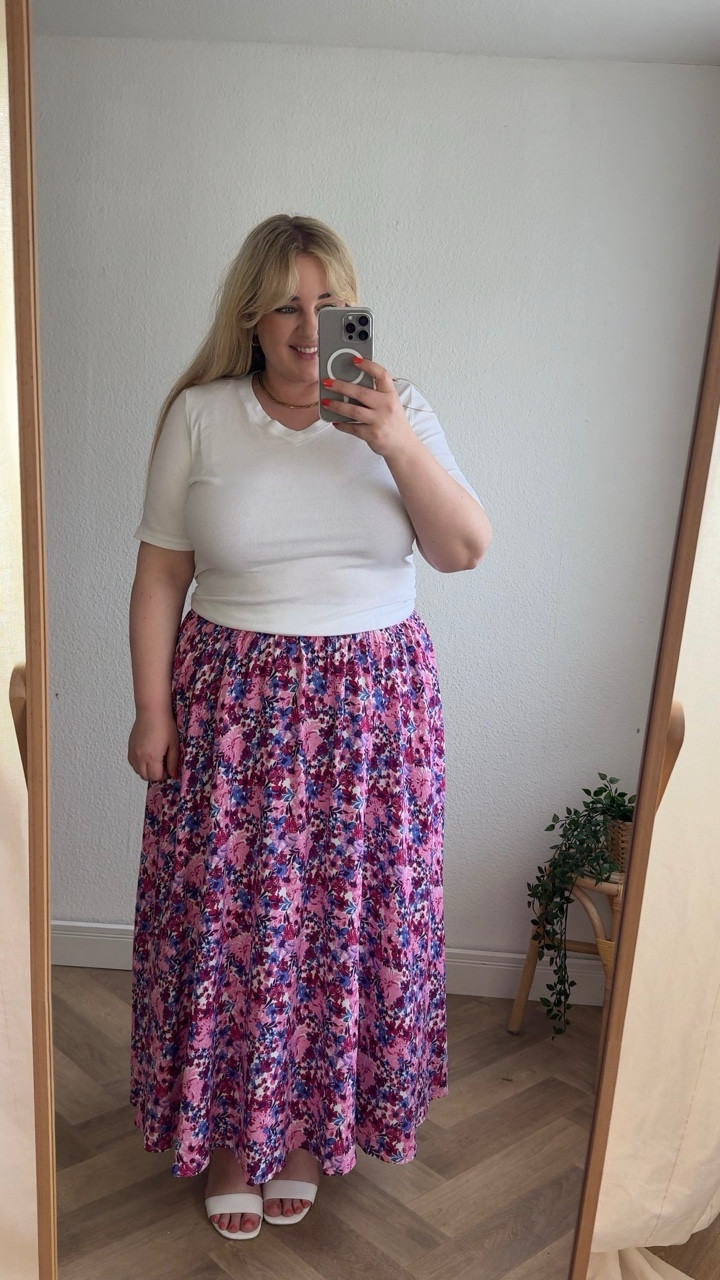 Blumenrock 🌸

20 % sparen bei Bon Prix mit dem Code: Stil20
(Gültigkeit: bis einschl. 19.04.2026)

#spring #plussizefashion

#LTKdeutschland #LTKspring #LTKplussize