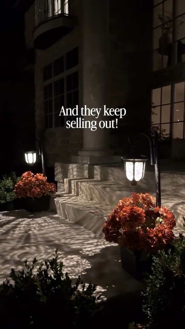 Amazon outdoor find of the year!

These Amazon outdoor solar powered lanterns are to die for! Perfect for styling your porch or front walkway all year round. Order them now while they’re in stock!!

#LTKHome #LTKSeasonal