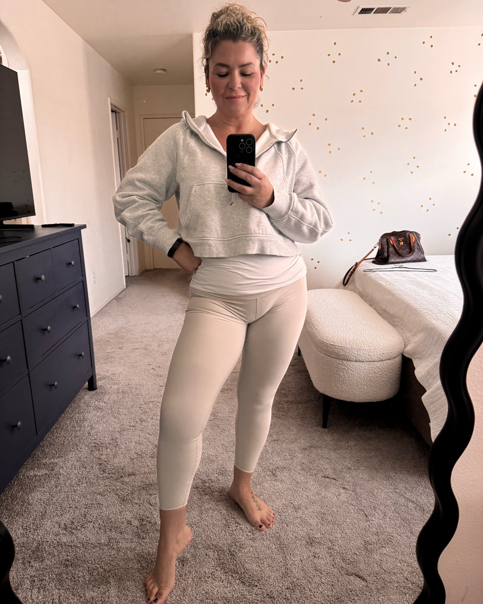 Nudes, bone, whites & neutras are a girls best friend. Slip into cute comfort, because who doesn’t  like to  look cute while working out. 😜👊🏼💪🏽

#LTKdayinmylife #LTKActive #LTKselfcare