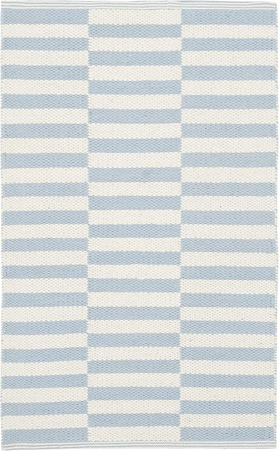 SAFAVIEH Montauk Collection Accent Rug - 2'6" x 4', Ivory & Light Blue, Handmade Stripe Cotton, I... | Amazon (US)