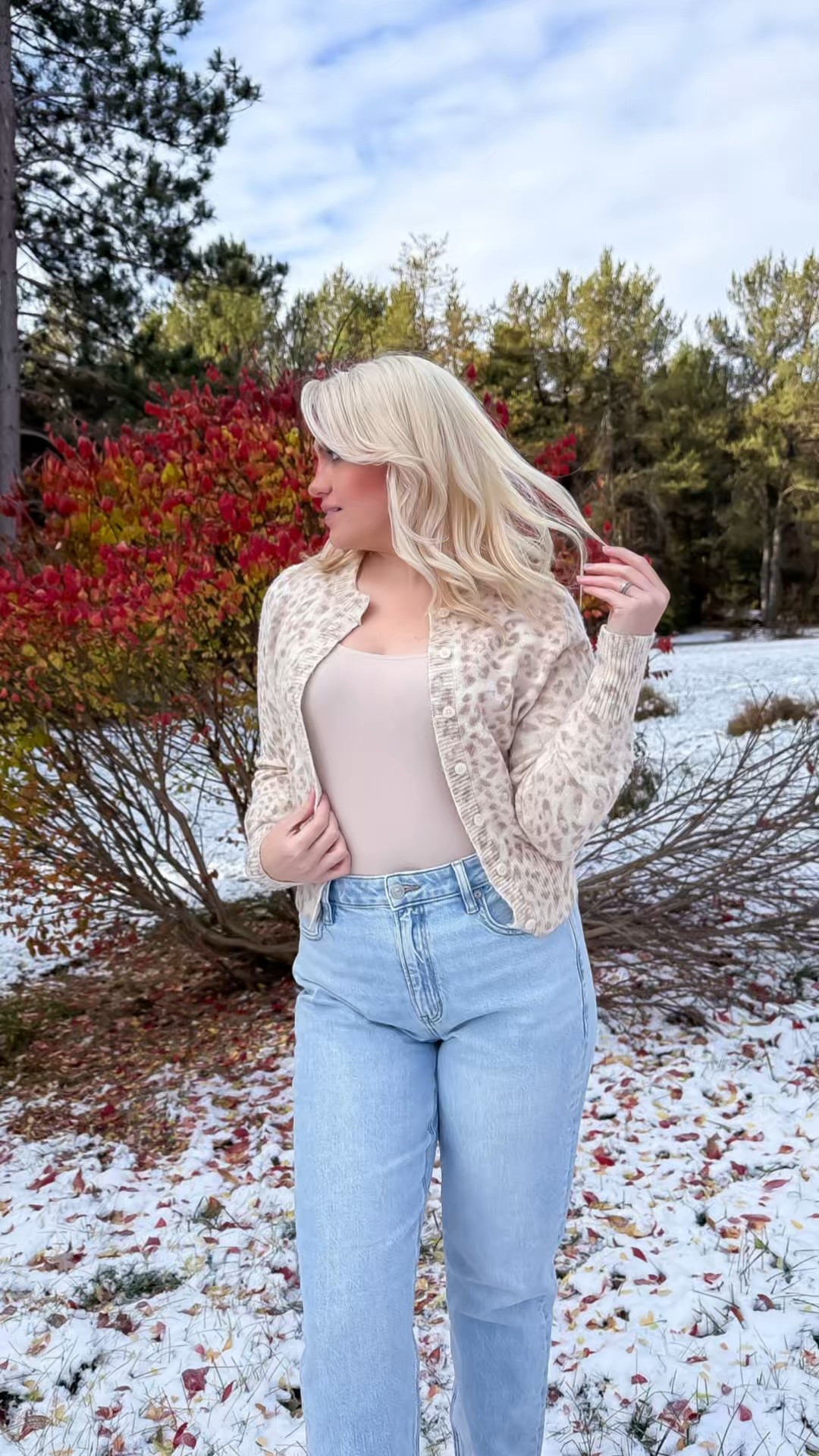 American Eagle jeans & Aerie cardigan make the perfect combo! 

#LTKootd #LTKmomlife #LTKStyleTip