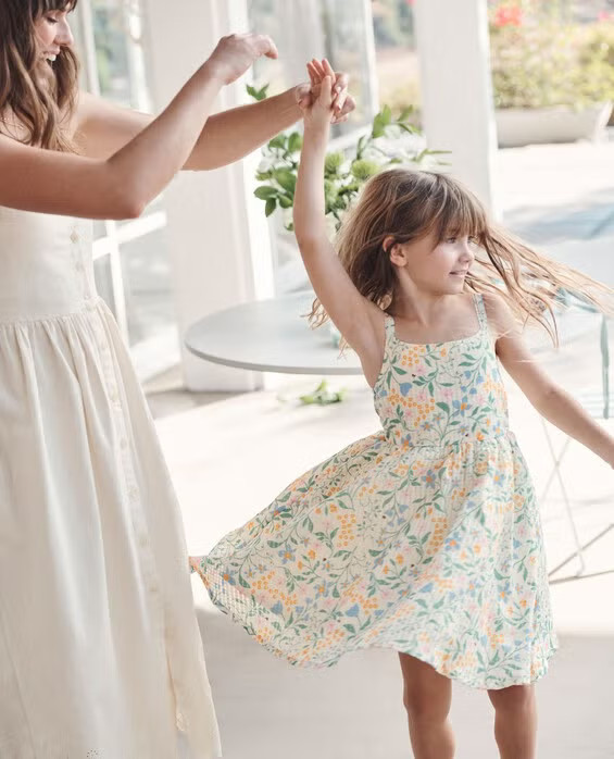 Girls' First Blooms Sleeveless Textured Dress with Pockets in 100% Cotton - Size Little Kids 5 by Hanna Andersson | Hanna Andersson