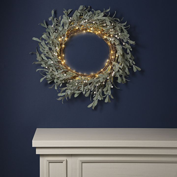 Frosted Mistletoe Wreath with 75 LEDs | Lights.com