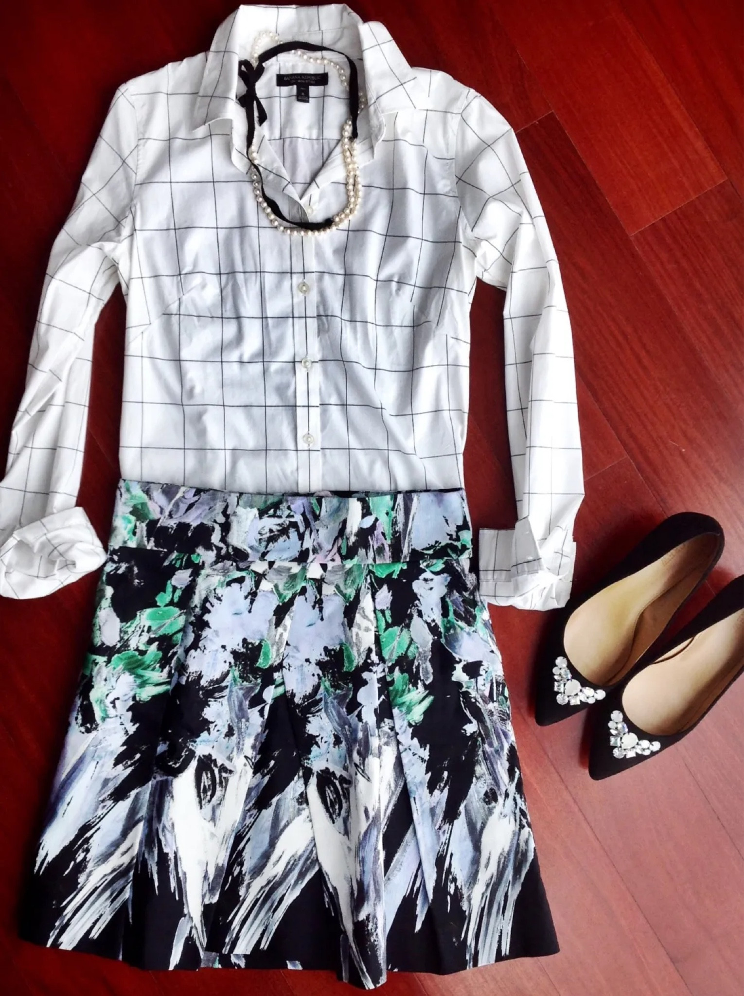 Biding farewell to this skirt, it has been added to my closet sale! 💙🖤💙💚

#LTKstyletip #LTKfindsunder100 #LTKsalealert