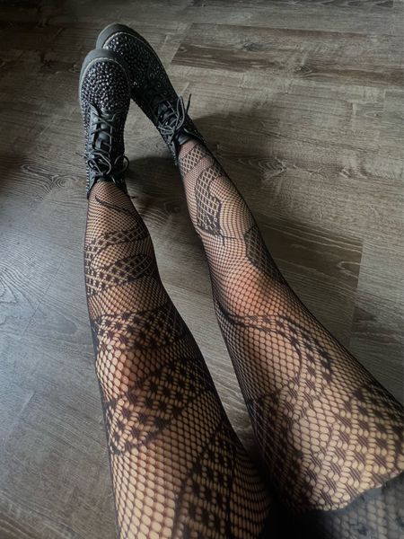 Obsessed with these snake print fishnets! They’re giving reputation vibes and I’m here for it! 

Alternative fashion, grunge, soft grungee

#LTKfindsunder50 #LTKstyletip