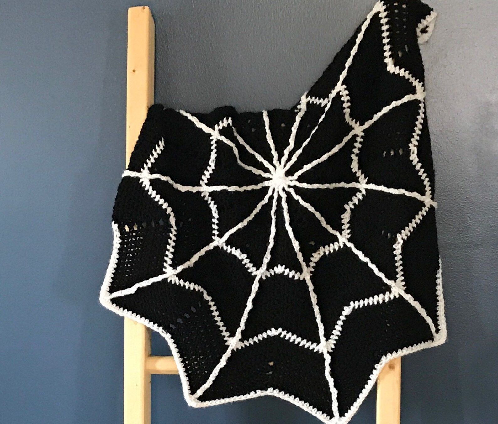 Spiderweb Baby Blanket / 34 point to point / Black and White | Etsy | Etsy (US)