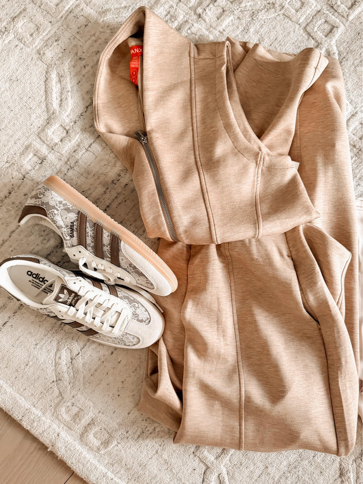 Spanx travel Jumpsuit that il be wearing home! Small
Discount code: JESSXSPANX