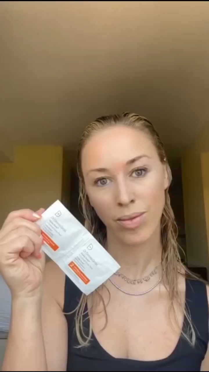Here’s my ultimate solution to dry and dull skin! My favorite skin care routine to bring that glow and hydration back. Whether you or your client just flew in, were at the beach all day, or simply have dry skin - this is it! I do it every couple days, especially after I fly in and out of the shows and events I work. 

The first product I used - Dr. Dennis Gross Skincare Alpha Beta® Universal Daily Peel - is a two-step peel : in the first sachet we have an exfoliating wipe and in the second is an anti-aging wipe with a neutralizing agent. 

They contain a combination of five alpha and beta hydroxy acids—glycolic, salicylic, lactic, malic, citric—along with retinol, ubiquinone, and resveratrol to help even skintone, reduce the appearance of fine lines, improve hyperpigmentation, and build collagen.

Then I applied the Sephora coconut nourishing mask that plumps and soothes the skin with hyaluronic acid. 

Last product used, is Glow Recipe
Watermelon Glow Niacinamide Sunscreen SPF 50. 

A lightweight, glow-boosting, reef-safe blend of mineral and chemical sunscreen actives. 

You can top it off with MAC Studio Fix + Magic Radiance for that extra glow. I use it also before make up as it creates a nice and hydrated grip for the foundation! 

Enjoy the glow ✨

•
#vcmakeup #glowyskin #skincareroutine #hydration #summerskin #dryskin #dullskin #tricksfordryskin

#LTKTravel #LTKBeauty #LTKStyleTip