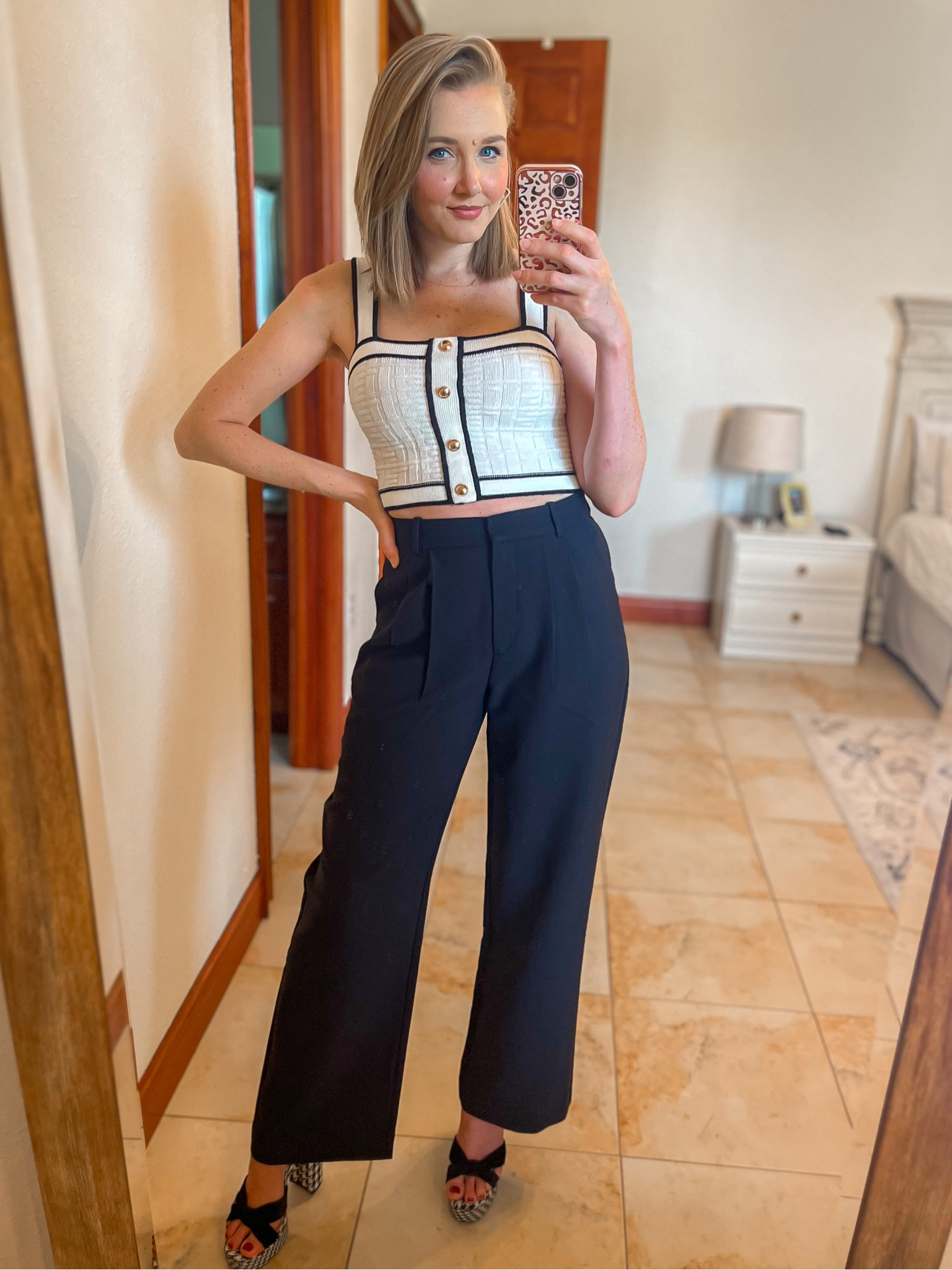 Monday OOTD 🤍🖤

#LTKfindsunder50 #LTKHalloween #LTKSeasonal