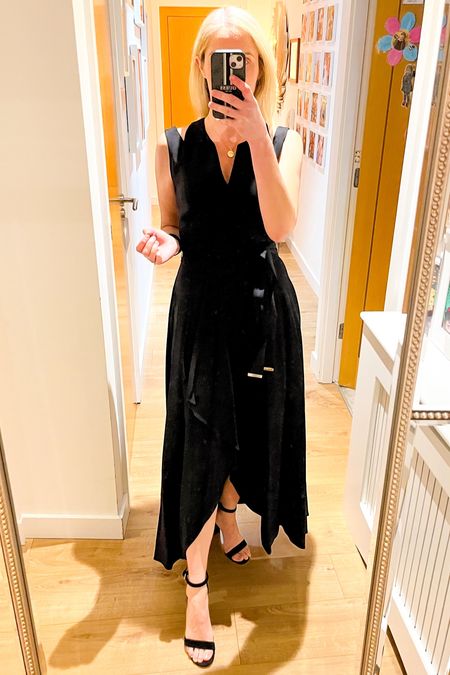 Another classic black dress 🖤

Great value from Karen Millen

#LTKfindsunder100 #LTKeurope #LTKsalealert