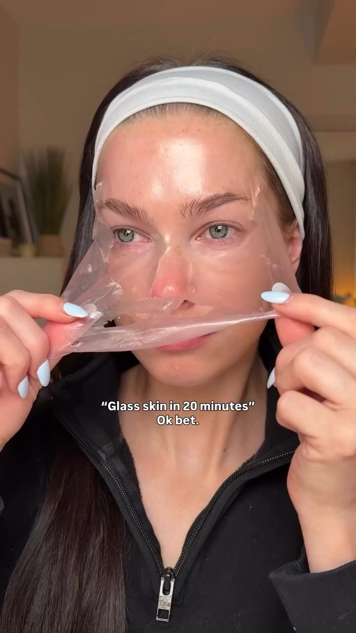 Finally tried the @byoma collagen facial radiance mask and I get the hype… (and why it’s currently sold out at @sephoracanada 🥲)

Been reaching for it on repeat since… The peel is sooo satisfying but the after is what sold me! Skin looks smooth, plump and actually radiant, can verify the 20 minute to glass skin is TRUE

#byoma #collagenmask #peeloffmask #glassskin #sephoracanada 

Byoma collagen facial radiance mask, peel off face mask, viral skincare, collagen, skincare routine, Byoma skincare