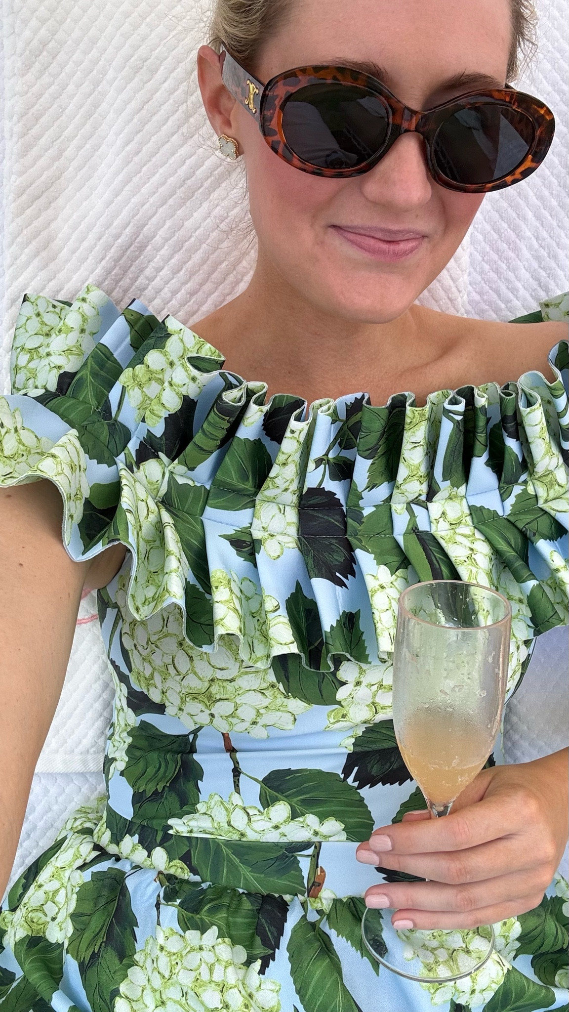 Perfect Summer swimsuit! I wear my normal size medium! #swimsuit 