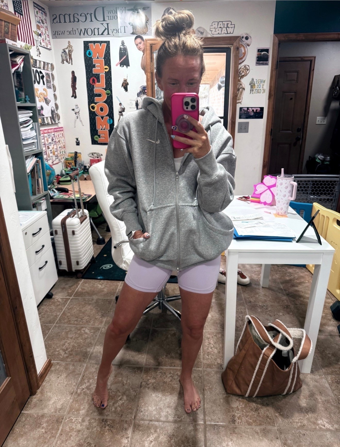 From burpees… to business. 🔥

This is the real “work from home” life.

Workout done ✔️
Hair still in the messy bun ✔️
Invoicing ✔️

No fancy office.
No influencer aesthetic.

Just a 41-year-old mom trying to take care of her body, work, and follow where God is leading.

Some days look strong.
Some days look messy.

But both can be faithful. 🤍

Welcome to real life over here.

#faithandfire #everydaywoman #momlifeunfiltered #faithandfitness #workfromhomelife #messybunlife #athleisuremom #fitmomlife #reallifemom #lcfashionfitstyle

#LTKmomlife #LTKselfcare #LTKmorningroutine
