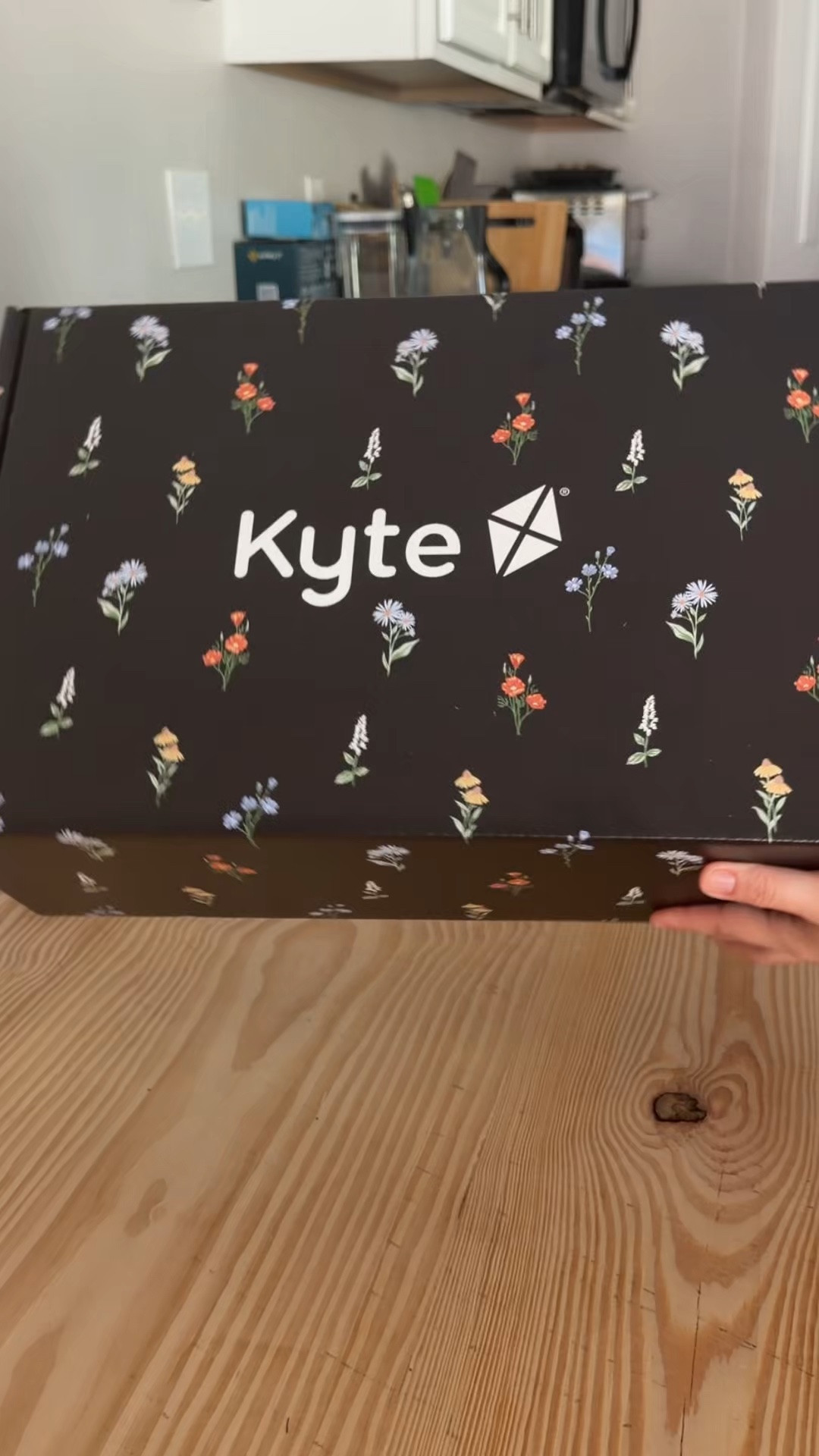 New Kyte Baby midnight wildflower is out now, come unbox the new release with me! #kytebaby @Kyte Baby

#LTKBump #LTKBaby #LTKKids