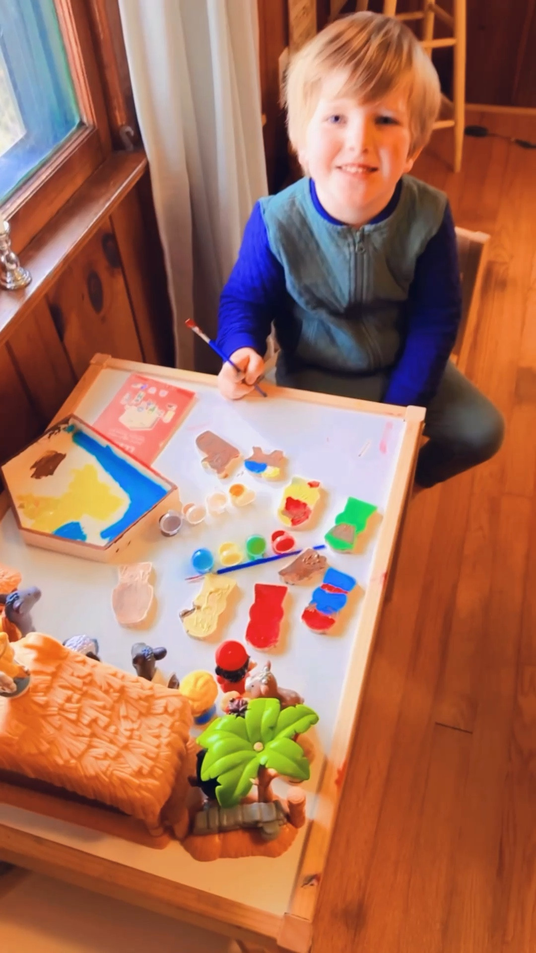 And Judson has loved getting to hand paint 🎨 his very own wooden 🪵 nativity set 🌟 that was gifted to him my by big sis, @carpca7 !! ❤️ Been such a fun activity this morning and I loved seeing him bring his nativity characters to life!! 🎄✨

#LTKHoliday #LTKdayinmylife #LTKKids