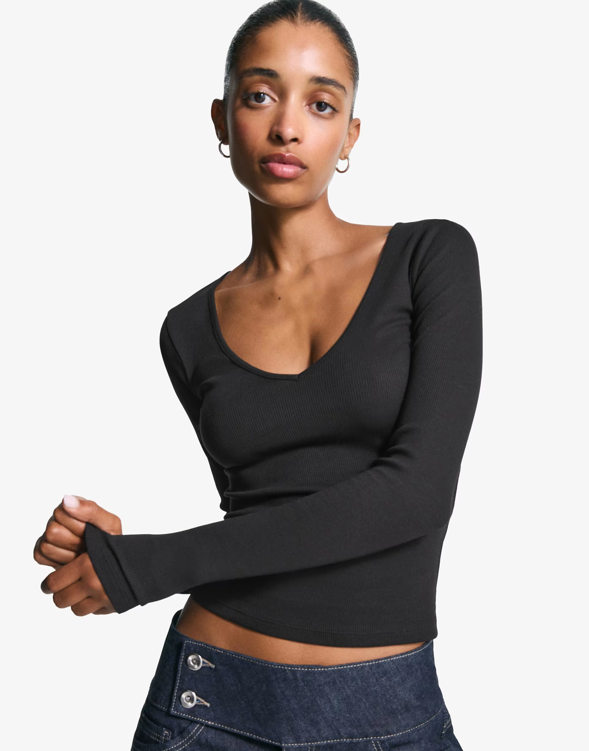 Bershka Long sleeve v-neck t-shirt in black | ASOS (Global)