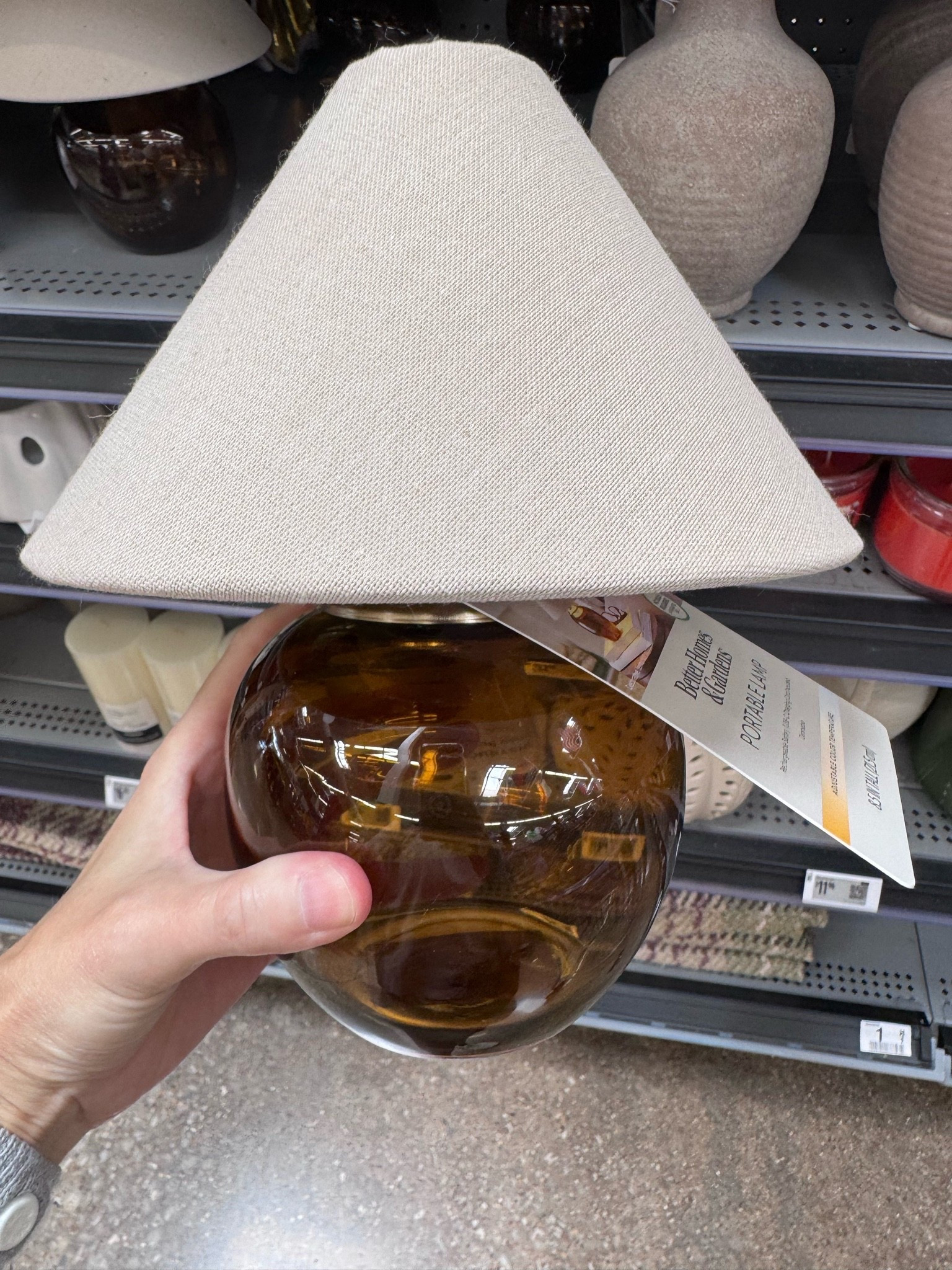 This little LED lamp is breaking the internet! It comes in two colors and it doesn’t even need a light bulb. It’s so tiny it can fit almost anywhere! #walmarthome #walmartfinds #homedecor

#LTKHome