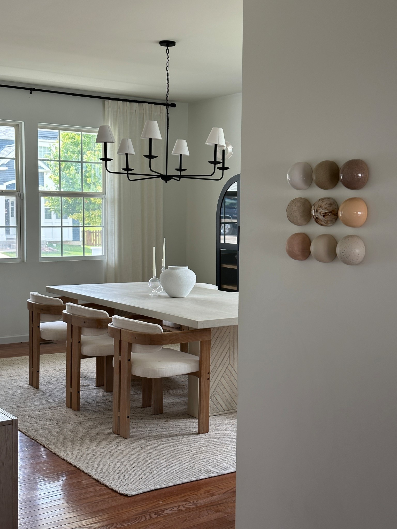 Light and bright modern dining room

#LTKHome