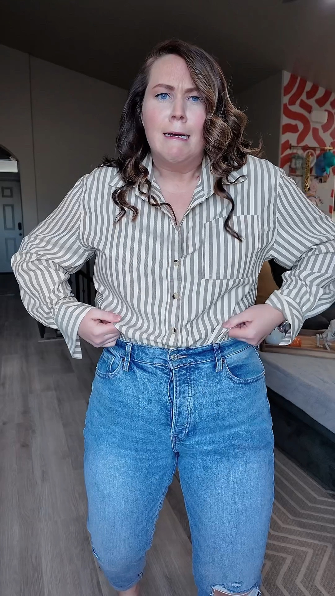 A cutie fall work outfit for you all, like I said, I’m tried to wear more than clogs these days. 😂🫶🏻

Love a good button down and some blue jeans! 

ANYWAY! What you came for!! 

Bra (38DD): @aerie 
Undies (XXL): @meundies 
Jeans (14): @oldnavy
Button down (XL): @amazonfashion
Belt: @oldnavy 
Shoes: @amazonfashion 
Bag: @amazonfashion 
Hydration: @hydrojug & @alaninutrition

#midsizestyle #falloutfits #falloutfit #workoutfit #onthego #weekendoutfit #fallfashion #cozyfall #easyoutfitidea #midsize #amazonfinds #oldnavyfinds #MeUndiesPartner 

#LTKWorkwear #LTKSeasonal #LTKMidsize