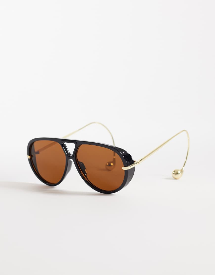 Kaiia - Exclusive - Aviator zonnebril met gebogen montuur en rokerige glazen in bruin en goud-Brown | ASOS (Global)