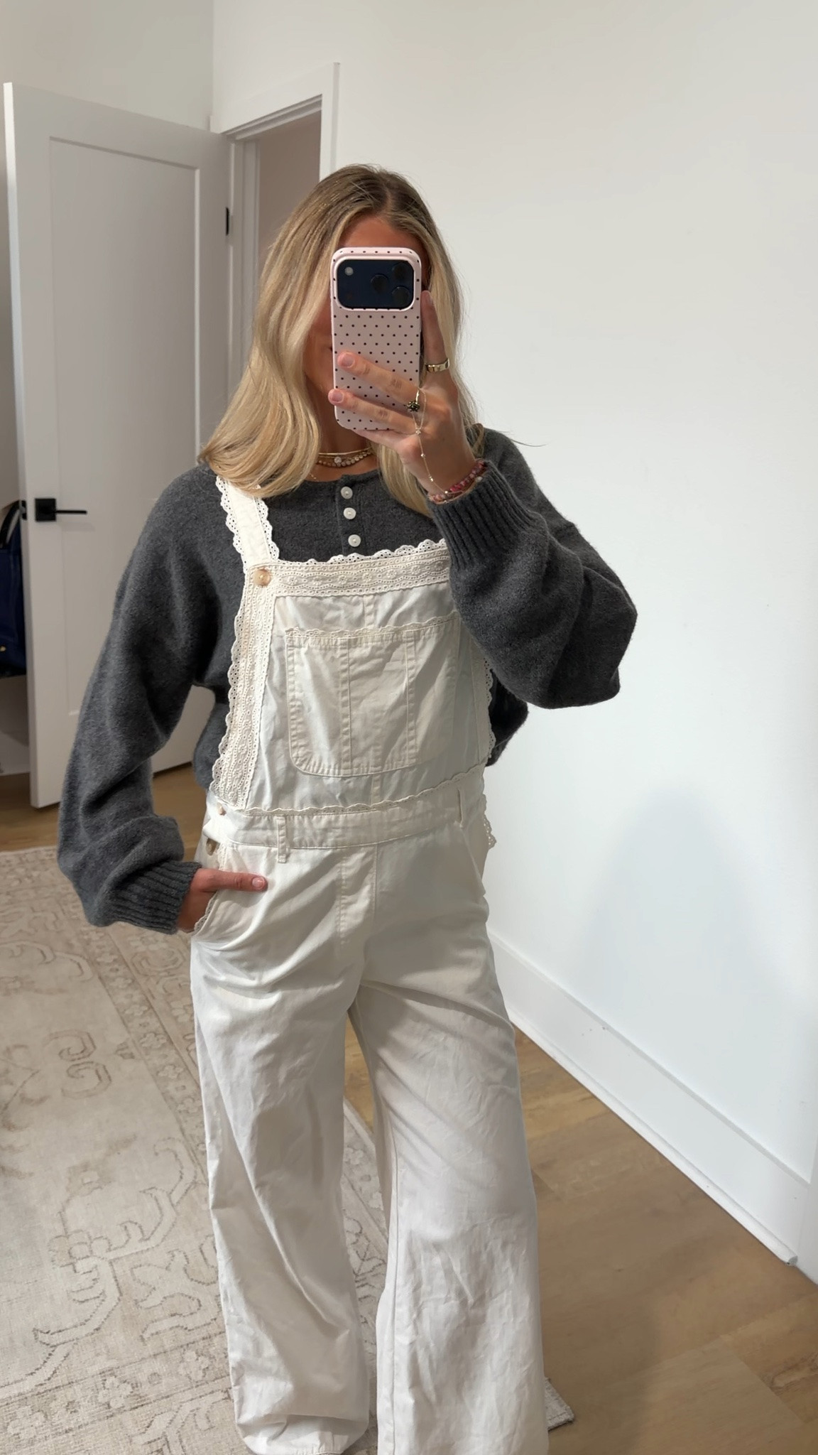 @abercrombie size xs 100% Cotton Embroidered Trim Overall Jumpsuit

Easy-fitting overall jumpsuit in our soft 100% cotton fabric that's fitted at the waist with a relaxed full-length leg. Features embroidered and lace-trim details along the bodice and hem, adjustable straps, a detailed front pocket and side pockets