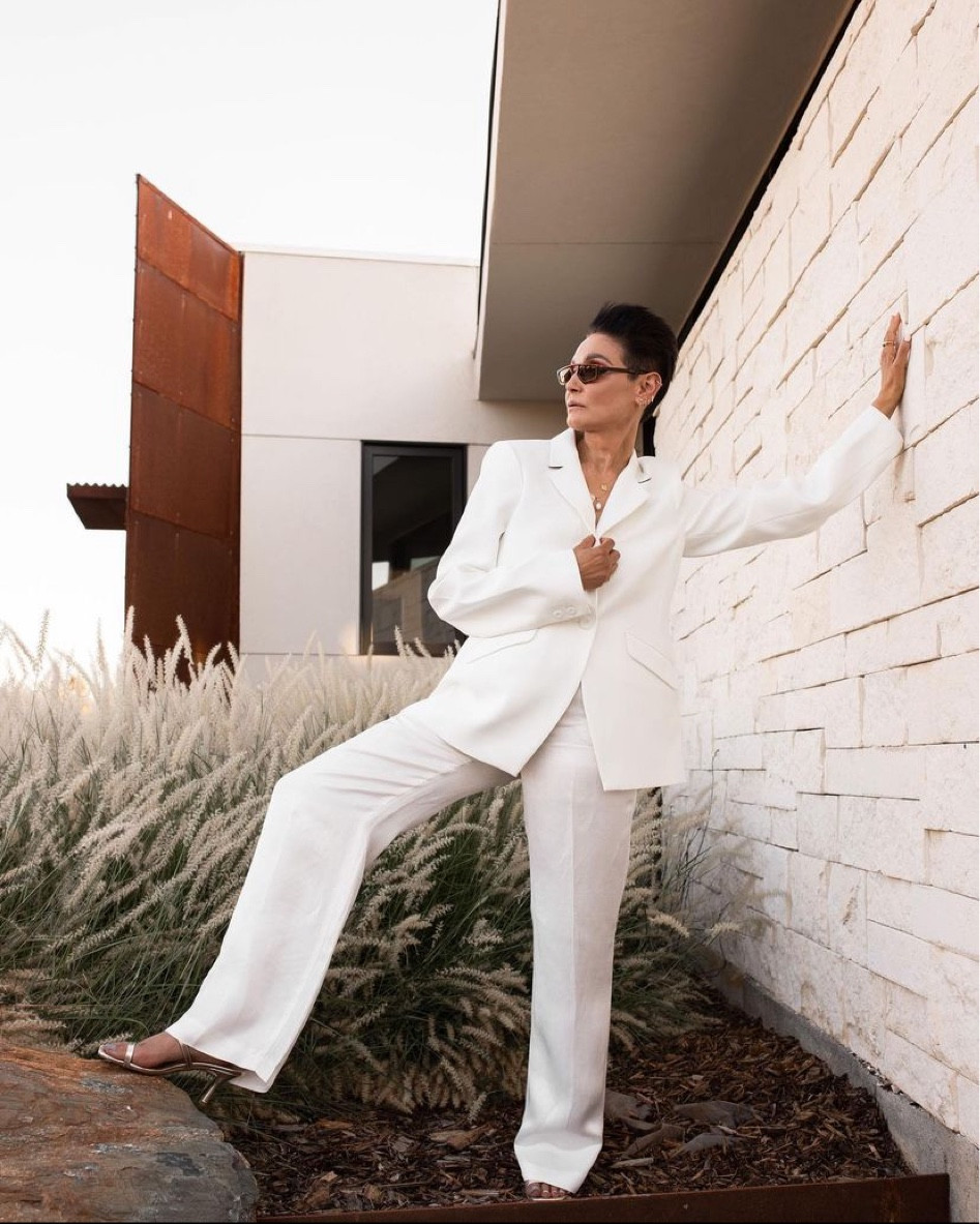 With a new trend popping every day on Instagram, it seems there are no set rules of fashion anymore. But you don't have to be a slave to trends or intagram. Nor do you have to pretend that what you wear doesn't matter.
We all know the right outfit and accessories will give you an edge when you only have 7 second to make that 1st impression. It's not about dressing to impress but about creating an identity that's unique to YOU and speaks for you even before you say a word!
So embrace your uniqueness and join the celebration of style!
Outfit Deets// The Blazer and pants are from @favorite.daughter sold @anthropologie .The Sunnies are from @alianaroseeyewear designed by @themonoclemuse (whom I love and adore) The square toe Strappy Gold Sandals are by @chimar_official and the Winter white square patent leather bag is from @roztayger