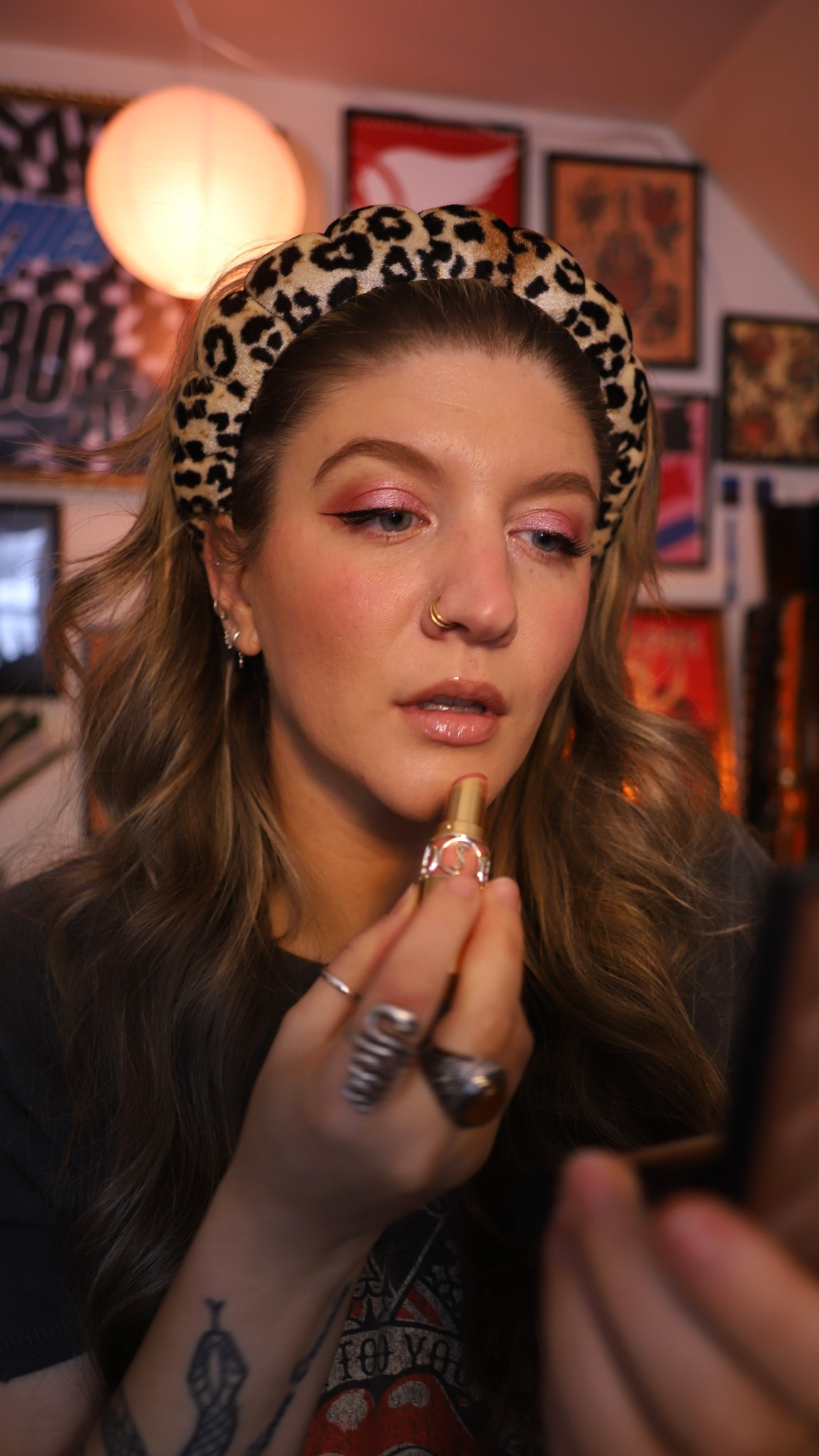 Soft alternative Valentine’s Day makeup