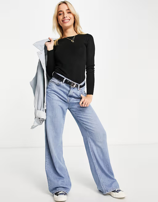 Urban Revivo round neck fine knit jumper in black | ASOS (Global)