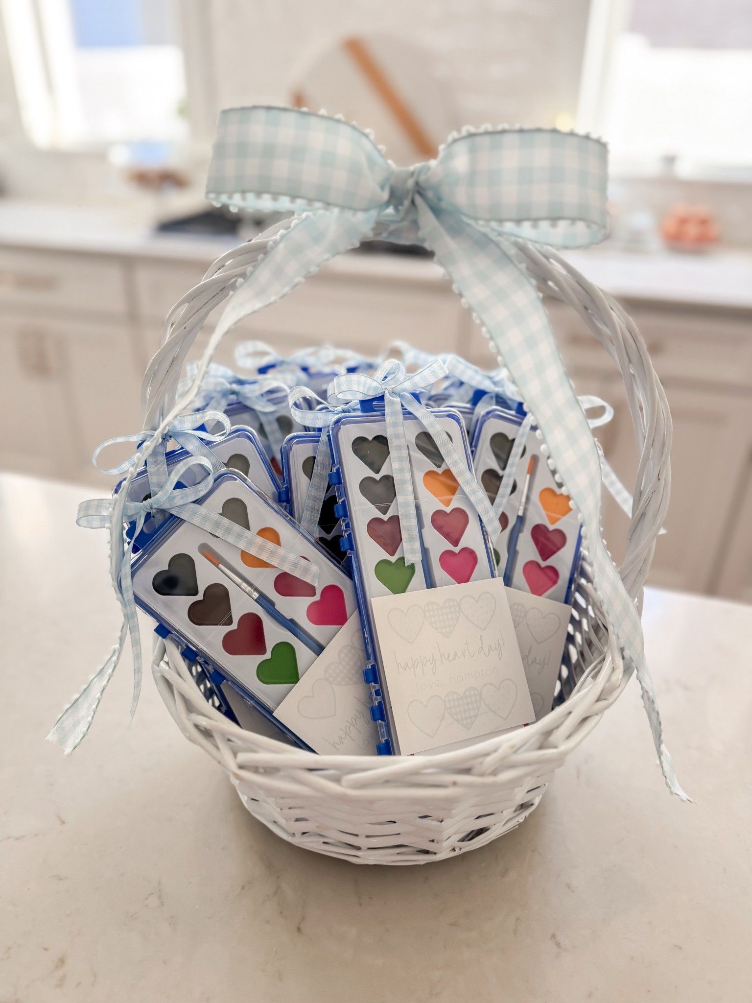 Easy + cute class Valentine’s! 

#boysvalentines #valentinesbaskets #preschoolvalentines #kindergartenvalentines