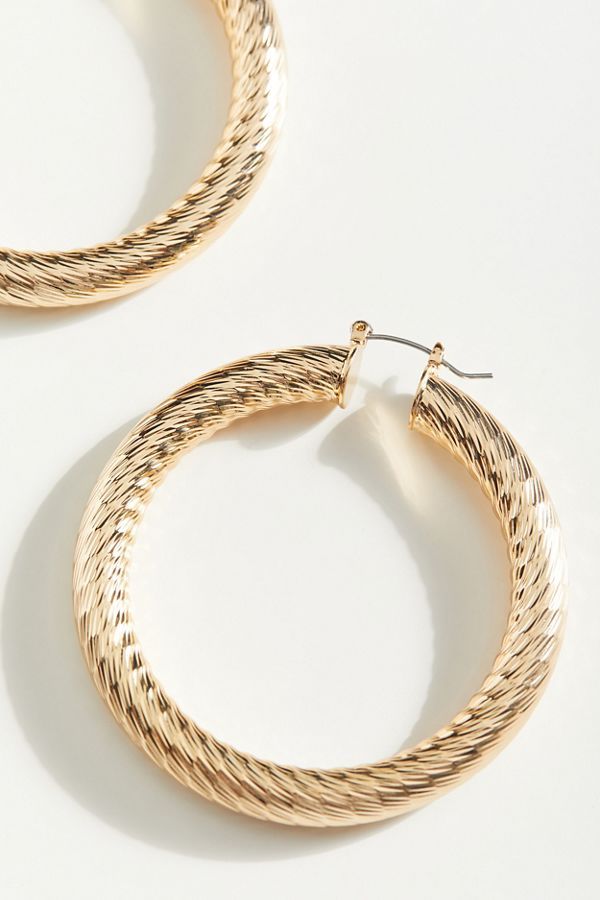 COCOA & UO Exclusive Diamond Cut Hoop Earring | Urban Outfitters (US and RoW)