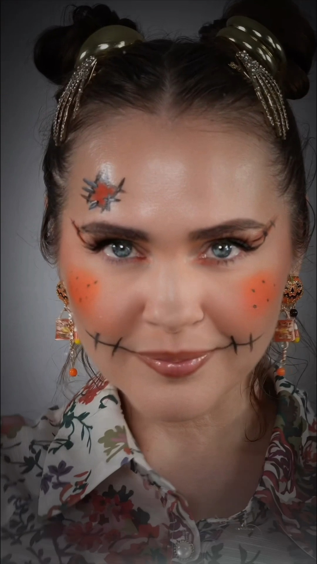 Save for Halloween: Easy Halloween
pumpkin/scarecrow makeup idea 🎃#halloween #halloweenmakeup
#halloweentransition #easyhalloweenmakeup