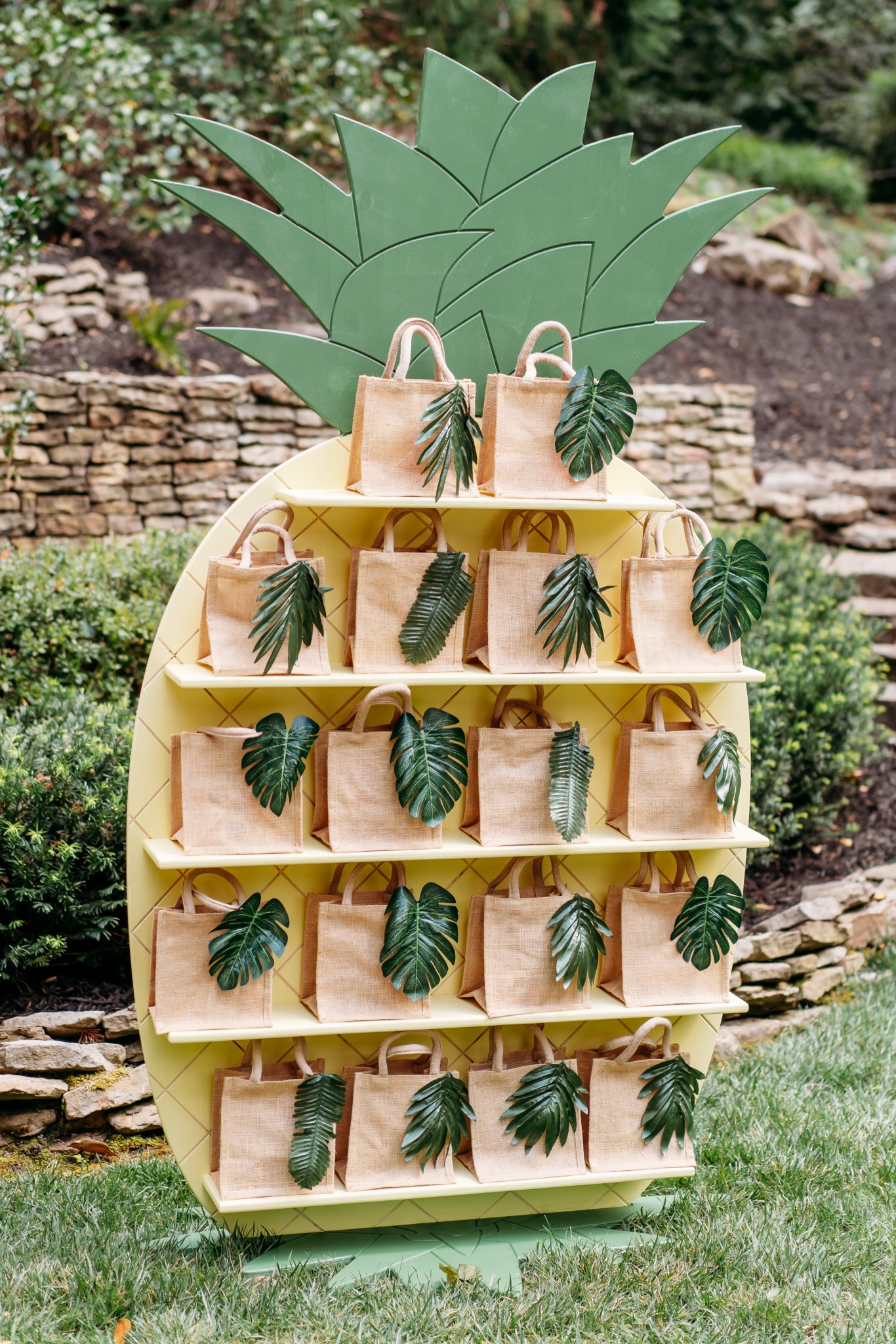 Tropical party favor bags 🍍🌴 #summerbirthday #birthdayparty #girlsbirthdayparty

#LTKunder50