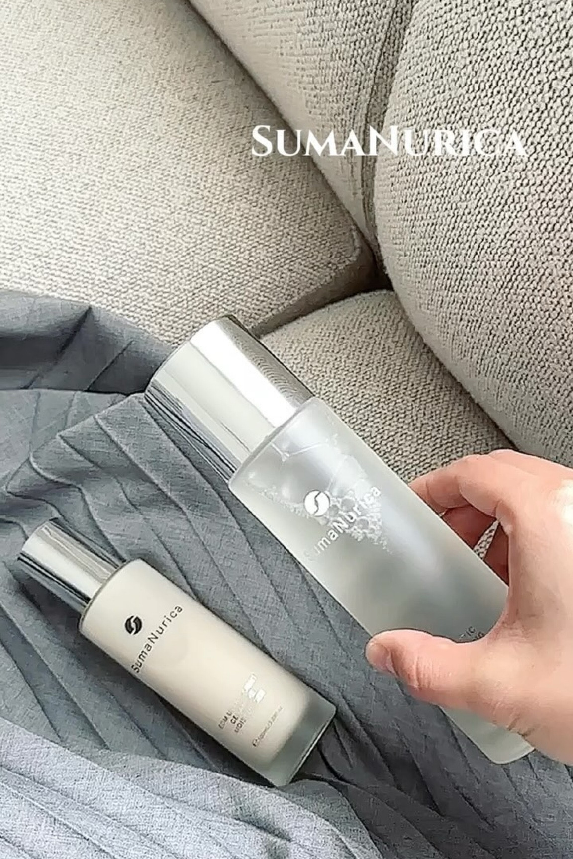 SumaNurica are the experts in peptide skincare. (Pronounced as Soo-Mah-Nuh-ree-kah) Their innovation make it easy to lock the moisture in the skin without the product being thick and heavy, great for the upcoming summer in Australia.

🤍 Probiotic Energising Essence: highlight that the product consists of 100% active ingredients with 0% water. Perfect layering product between different steps in a skincare routine.
🤍 Ultra-Light Ceramide Moisturiser: Suitable for humid weather, when attending sports and active events due to the ultra-light texture! Particularly effective for those with oily skin.

Follow @sumanutica and shop the range via their website at www.sumanurica.com.au or online at @myer 

#brandedcontent #brisbaneblogger #brisbanefashion #microbloggerlife #influencermarketing #fashioninfluencer #beautyinfluencer #skinhealth #innovation #probiotic #beautytips #biotech #skincare
#australianskincare #australianinfluencer