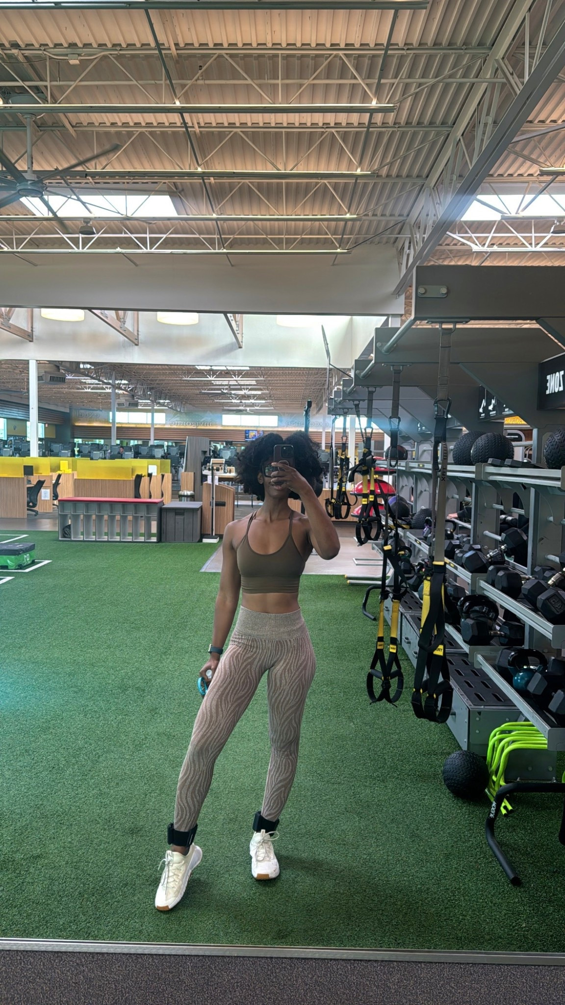 Added ankle weights during my ab workout today and it was spicyyy

Ankle weights gym outfit squat proof leggings Nvgtn dupe

#LTKTall #LTKFindsUnder100 #LTKActive