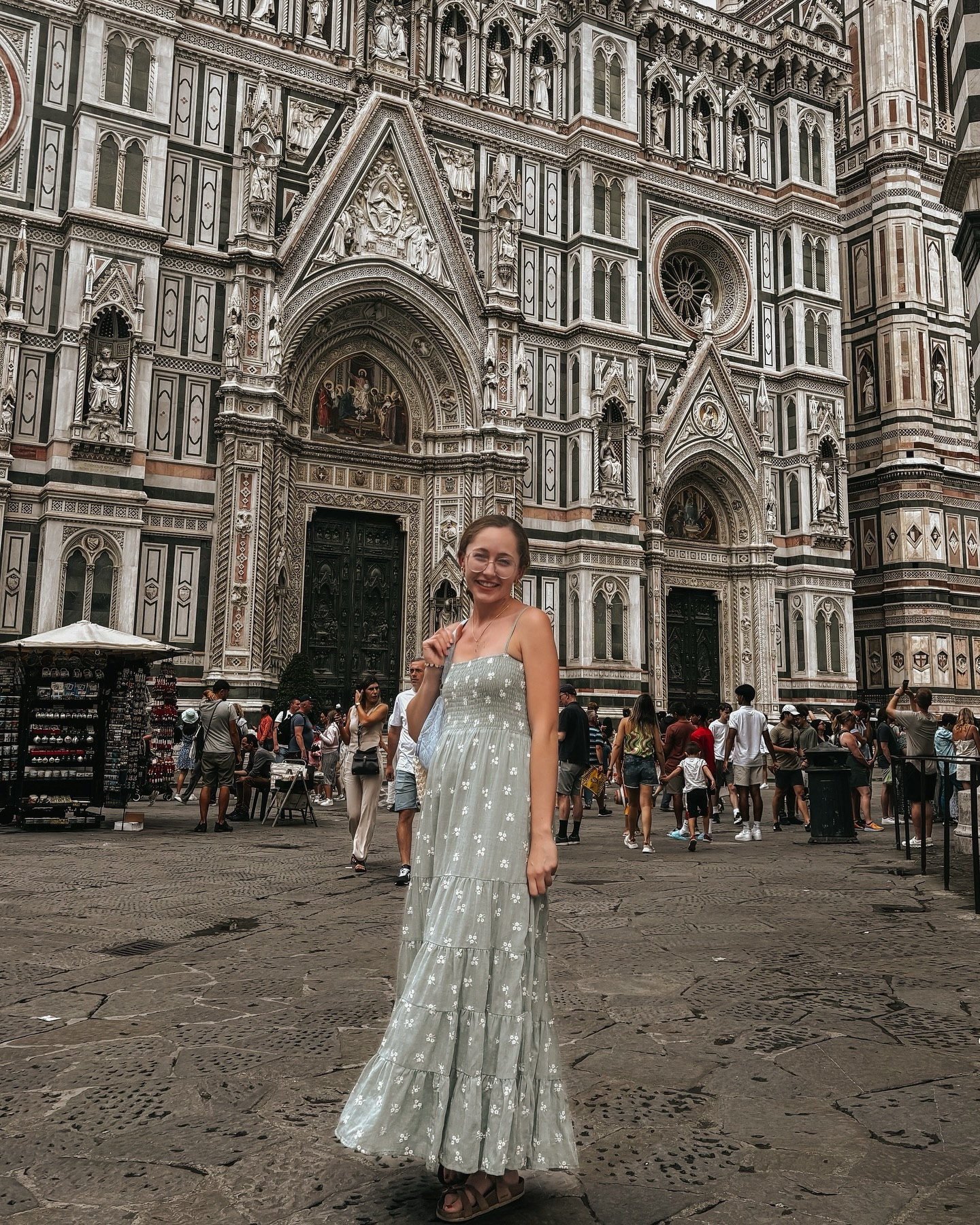 Florence through the feminine eye

just a glimpse of all the pretty things I saw in my 20 hours there 🖤