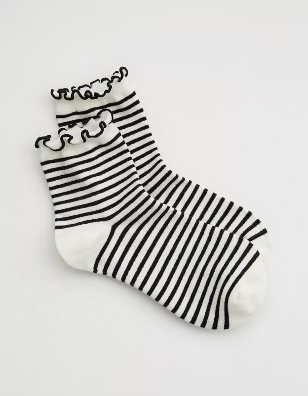 Aerie Scallop Tipping Bobby Socks | Aerie
