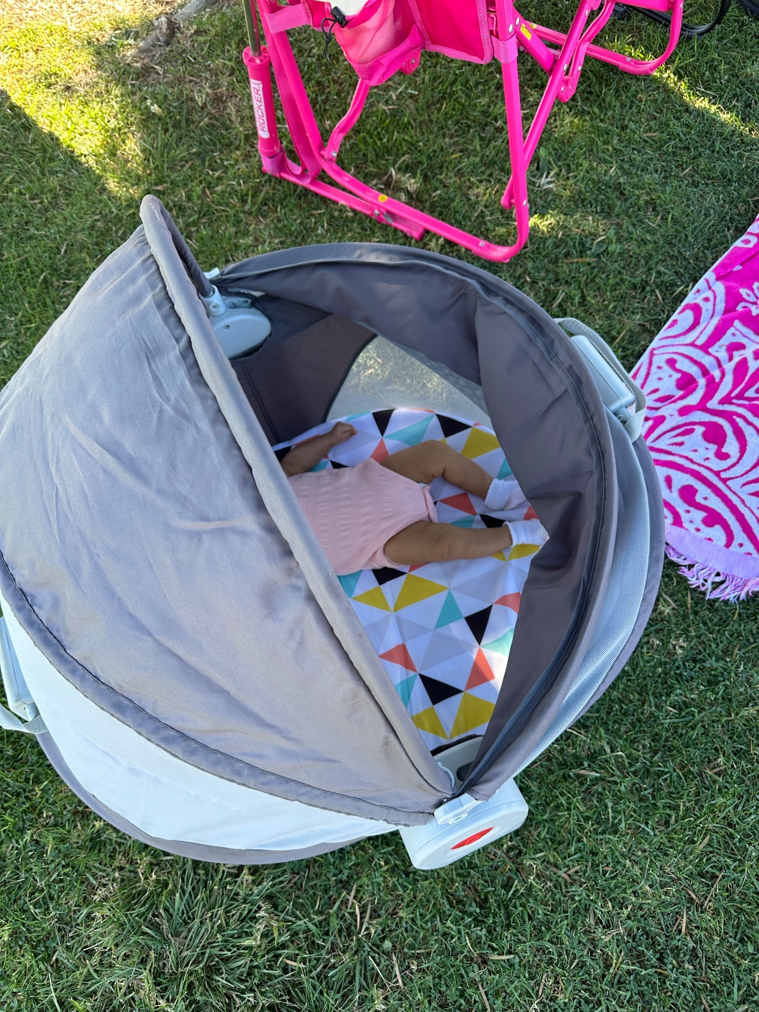 My favorite bassinet to take on the go especially to the park and beach ❤️

#LTKSpringSale #LTKmomlife #LTKBaby