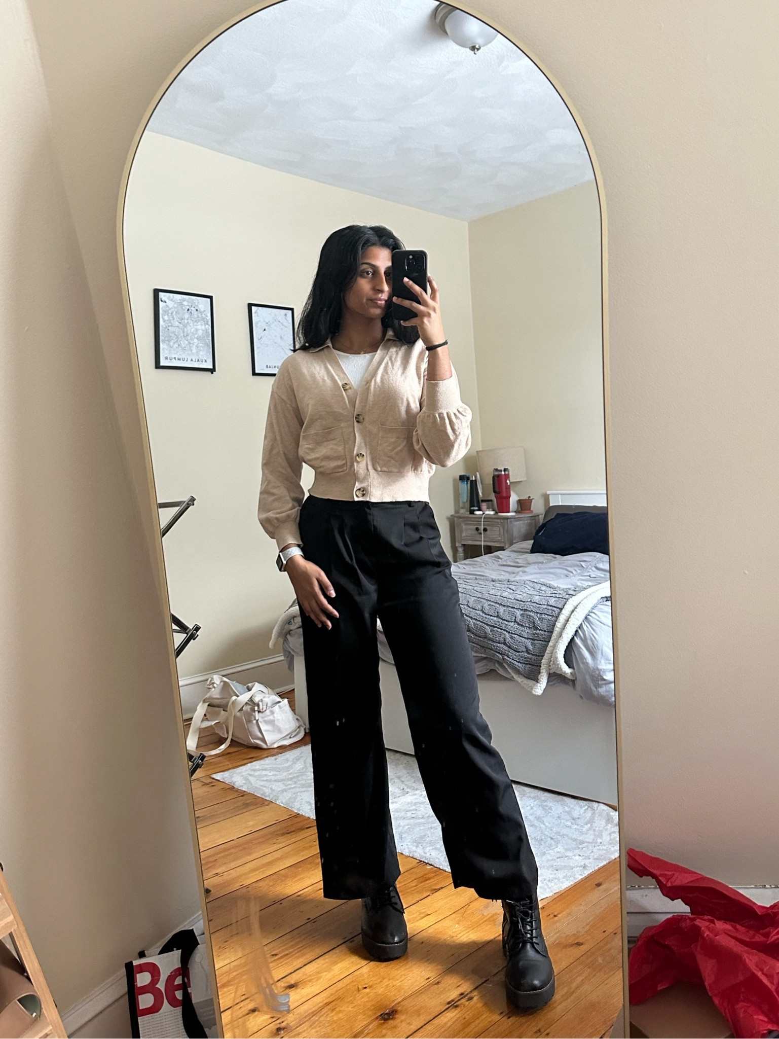 Business casual outfit


Cardigan white tshirt dress pants docs doc marten winter style office outfit office style fashion trends 


#LTKfindsunder100 #LTKstyletip #LTKworkwear