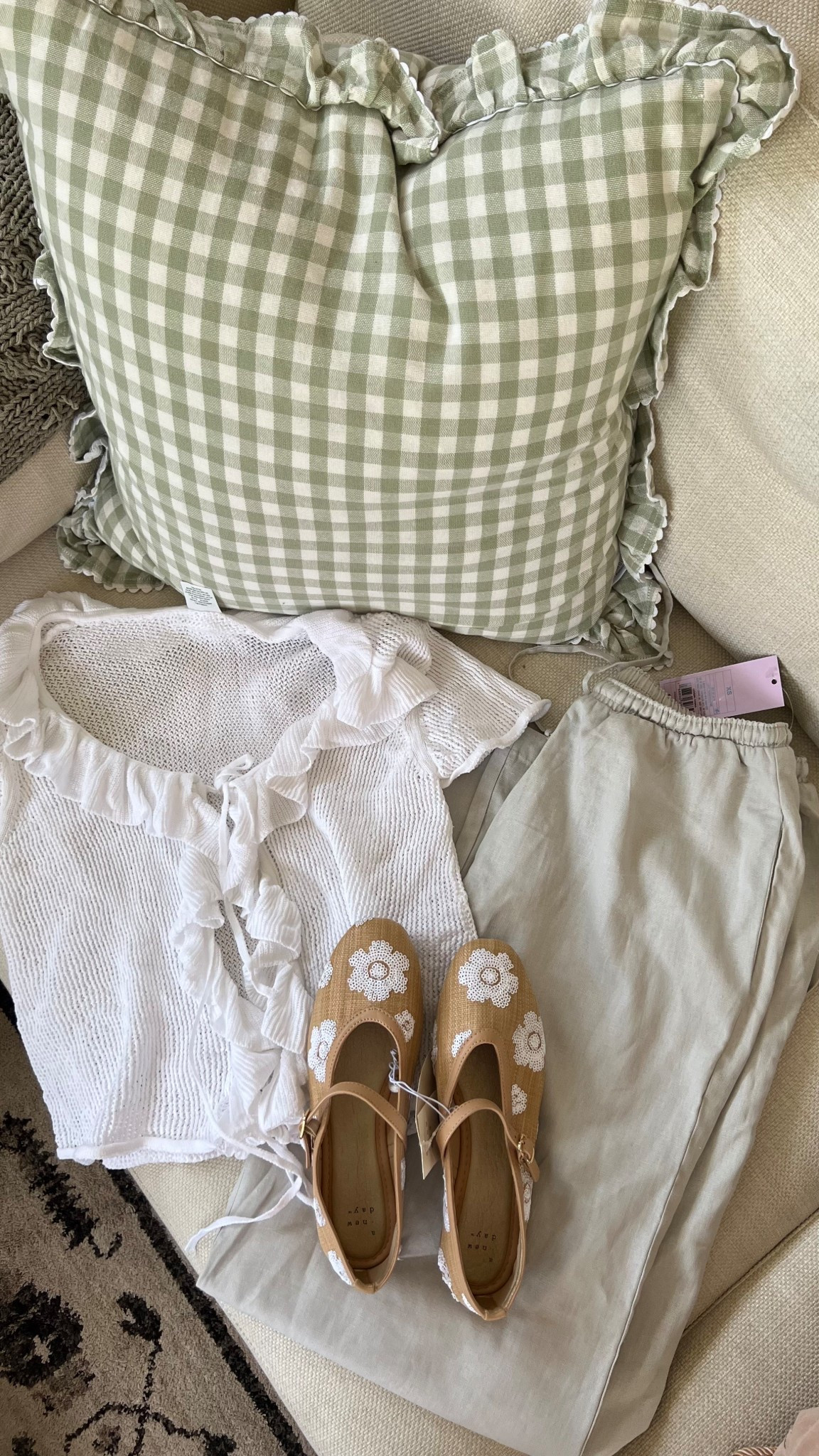 Okkk target love how simple, yet comfy this!!! 

#LTKStyleTip #LTKPetite #LTKSeasonal