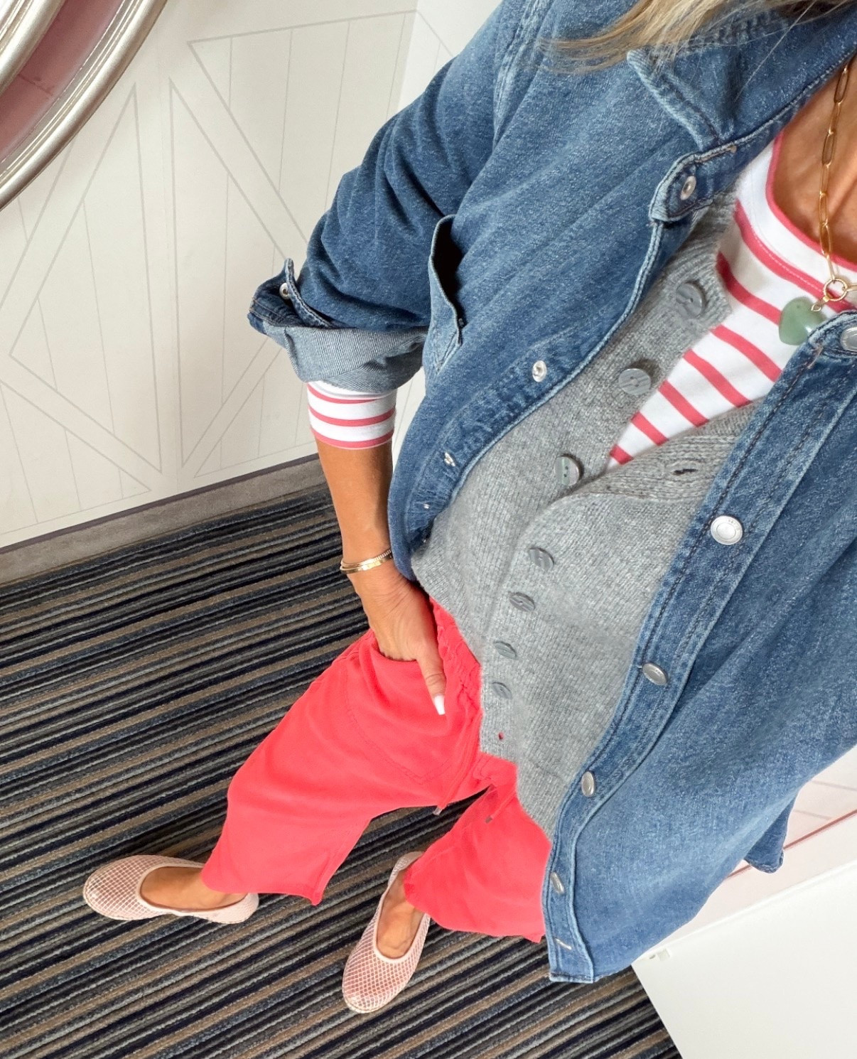 Holiday layers! 
-love the snap denim shirt I found in stock for you!  Sz XS

#LTKootd