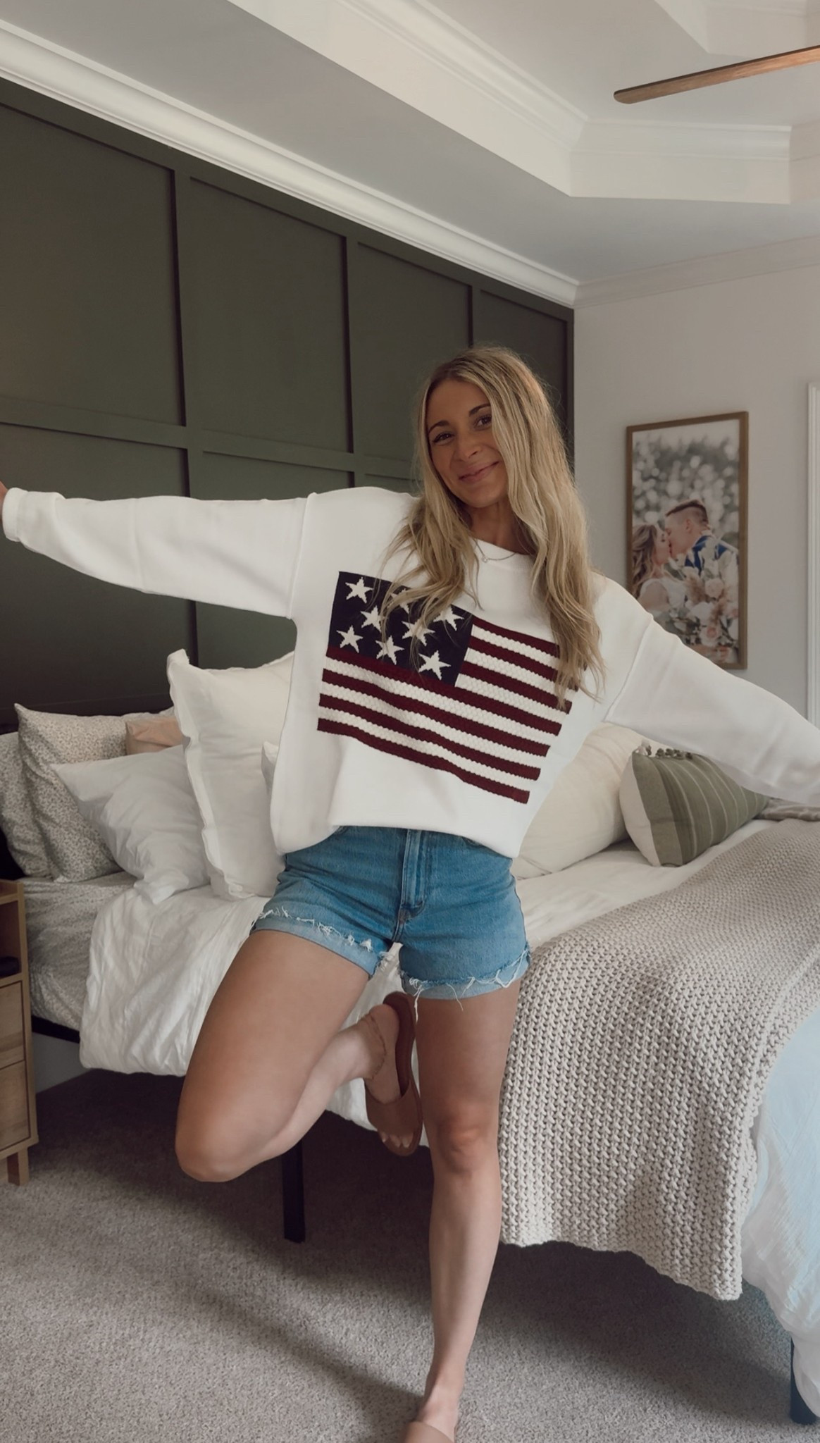 The cutest 🇺🇸 sweater!! Use code APRIL20 to save 20%!

#LTKSeasonal #LTKSaleAlert #LTKU