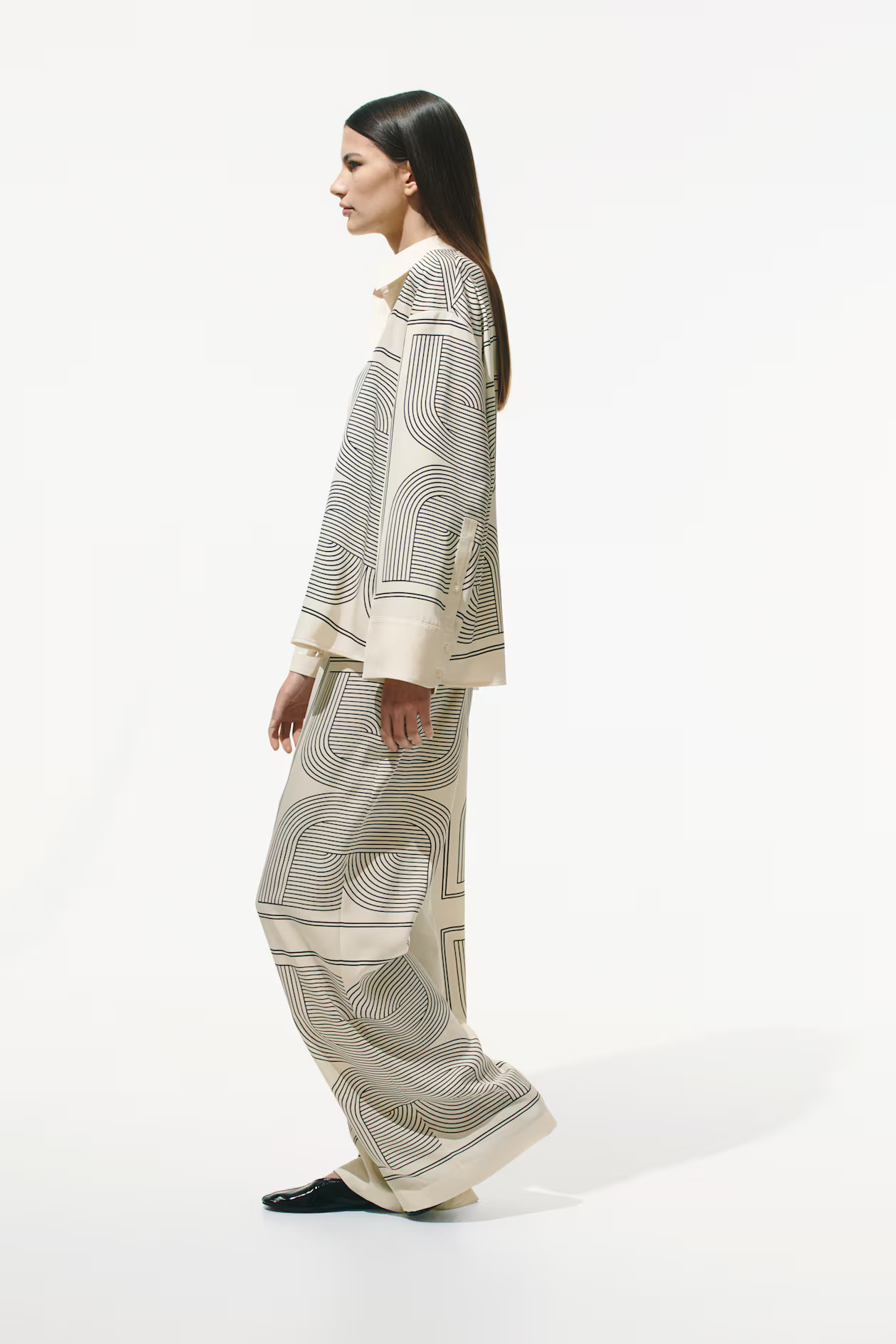 Straight trousers - Cream/Patterned - Ladies | H&M GB | H&M (UK, MY, IN, SG, PH, TW, HK)