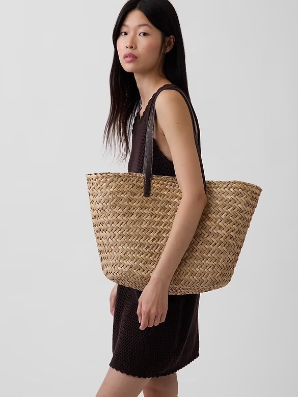 Affordable find of the week:

Gap Straw tote bag

Originally $79
On sale for $30

Straw tote bag, pool bag, beach bag, sale find, straw bag, gap, summer, under 50, bag, sale alert, tote

#LTKSeasonal #LTKSaleAlert #LTKTravel