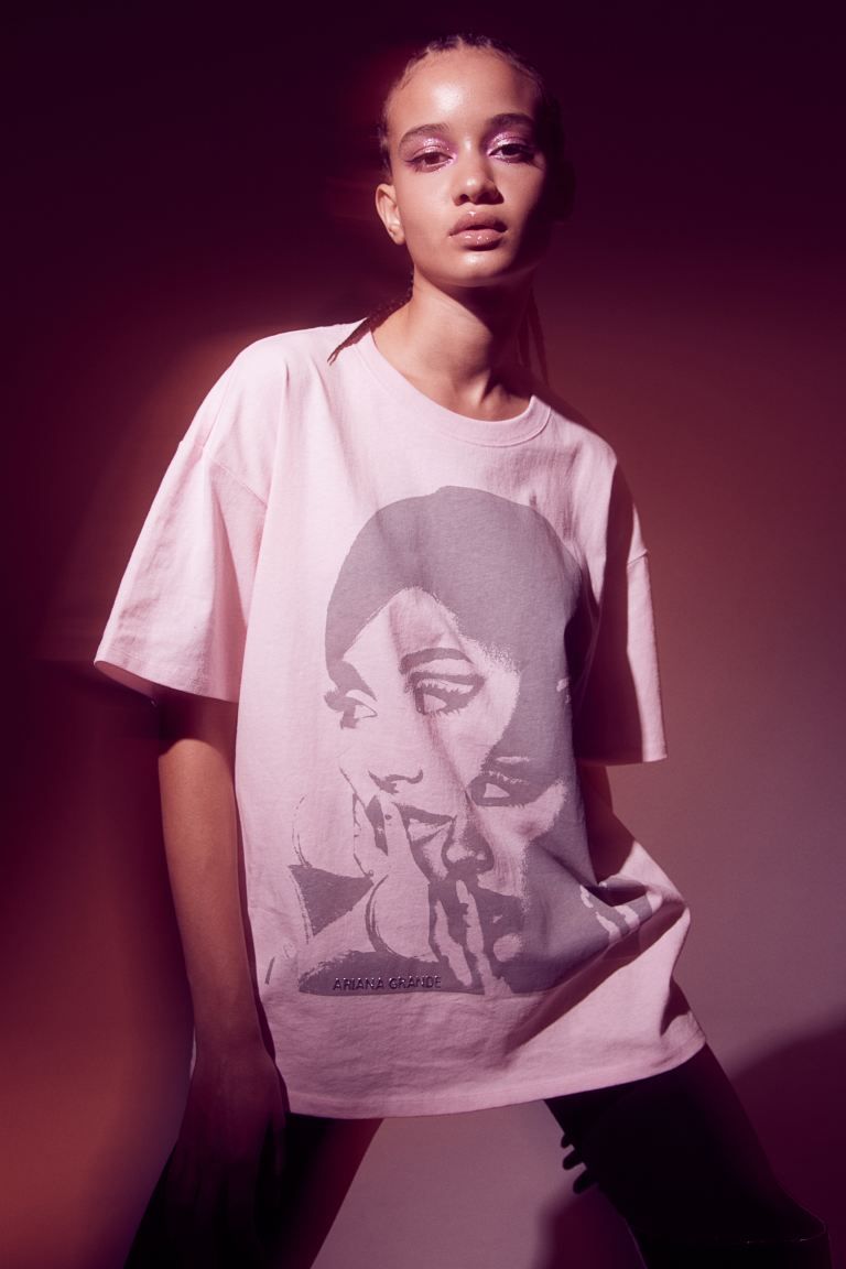 Boxy-style printed T-shirt - Light pink/Ariana Grande - Ladies | H&M GB | H&M (UK, MY, IN, SG, PH, TW, HK)