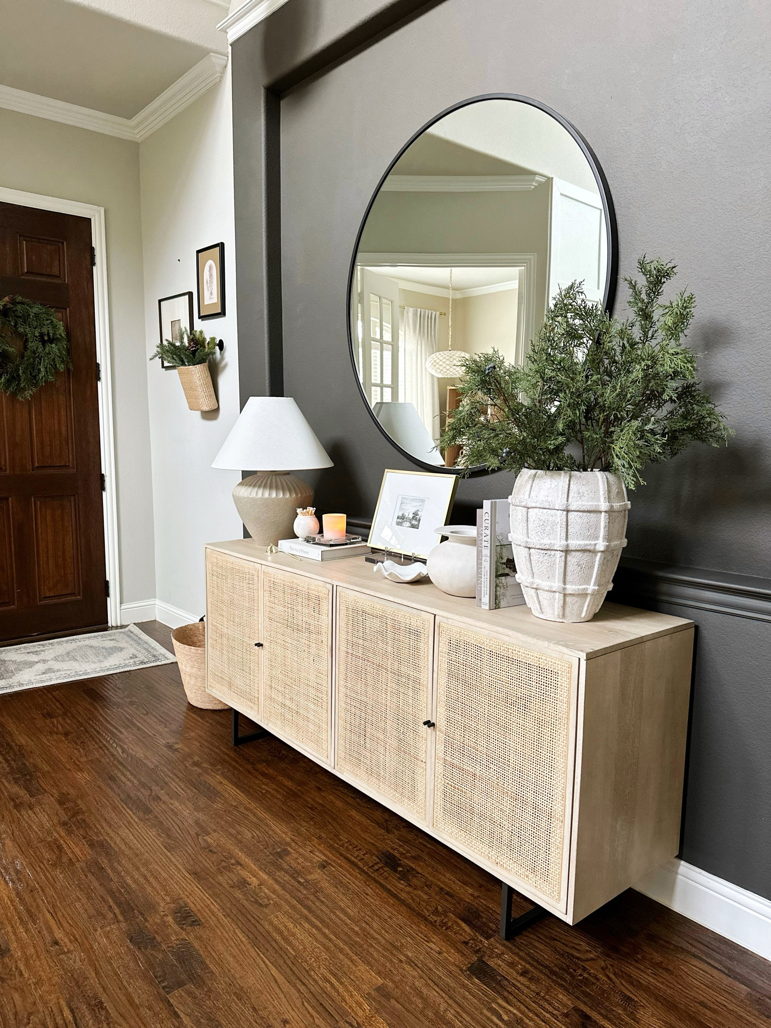 Winter styling - entryway

#LTKHome #LTKStyleTip