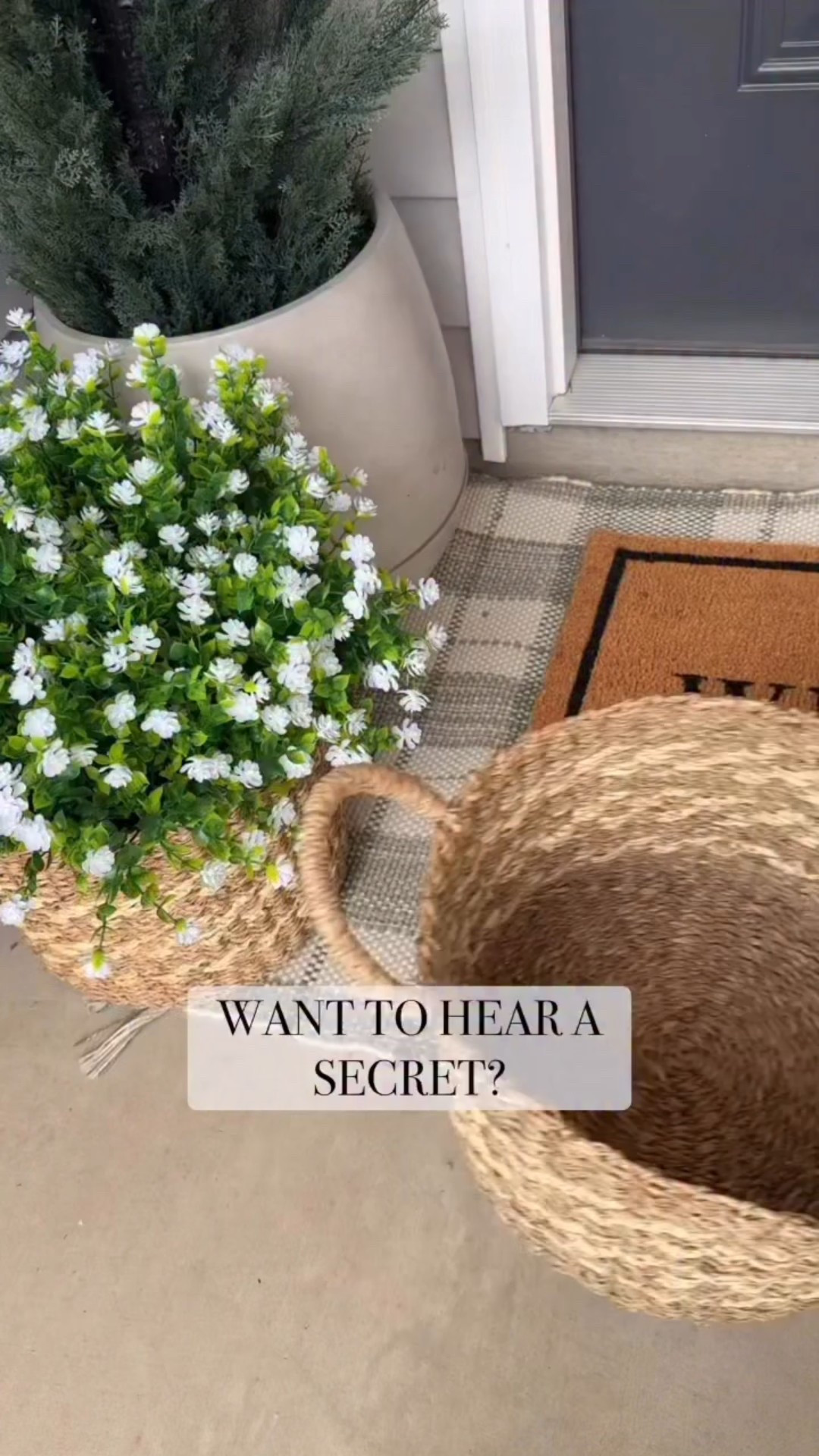 The best artificial outdoor flowers! 🌼😍

Comment STEMS for link!

Amazon find and l am so impressed. 
🤍 sells by bundles: 6,8, or 20
🤍 each basket has 20 stems for a super FULL look!
🤍 UV resistant is a plus!
🤍 using foam is perfect to keep the stems in place, super easy to use (I used random foam from other projects)

I have these for EVERY season and still in perfect condition!(Especially mums for fall 🙊) stay tuned for my spring front door reveal!

#springfrontdoor #springfrontporch #springporch #springdecor #fauxflowers