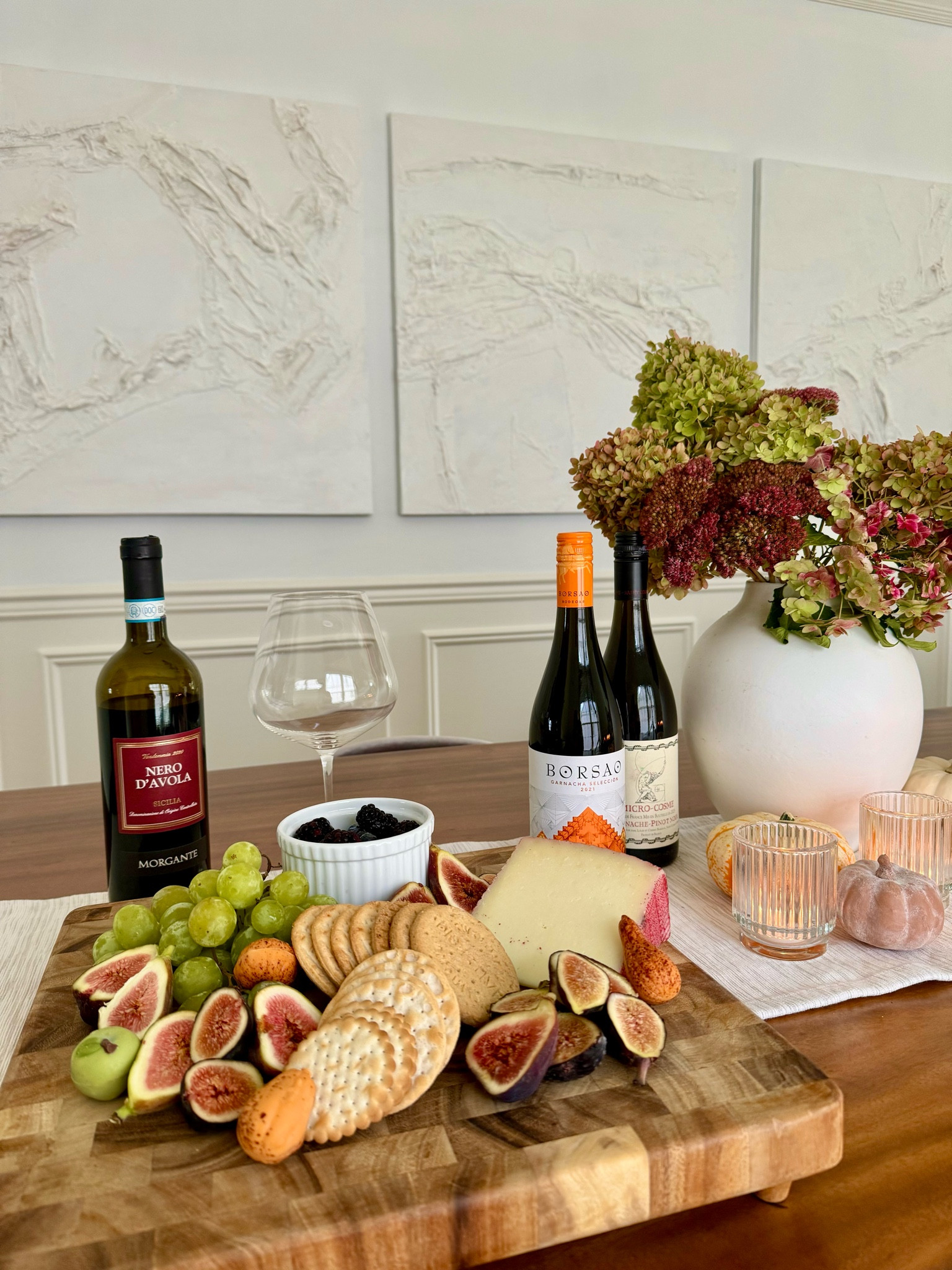 Wooden Cutting Board-The Everyday Cutting Board

Warms up a kitchen instantly. I use mine for both food prep and serving.

wooden cutting board, kitchen styling, kitchen decor, charcuterie board, kitchen essentials

#LTKHome #LTKSeasonal #LTKgrwm