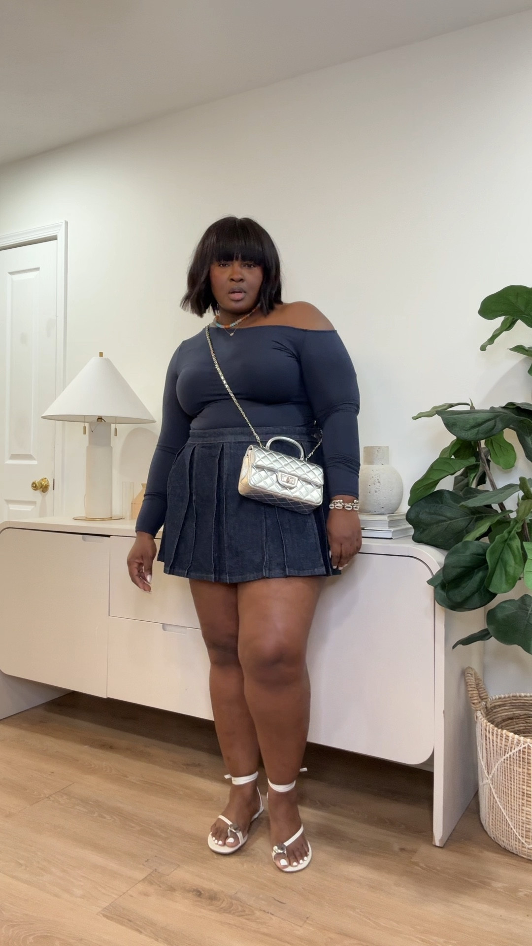 Simple outfit, but it does everything. It’s perfect for spring weather and can be dressed up or down with different shoes and accessories—making it a go-to outfit you’ll wear again and again.
#LTKStyle #SpringOutfits #PlusSizeStyle #CurvyFashion #CasualChic #OutfitInspo #DateNightLook #EverydayStyle #EffortlessStyle #WhatToWear

#LTKSeasonal #LTKootd #LTKMidsize