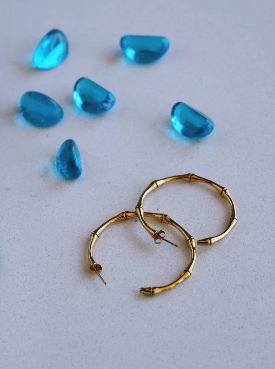 MORGAN BAMBOO HOOPS IN GOLD (WATERPROOF & 18K GOLD PLATED) | raëliv